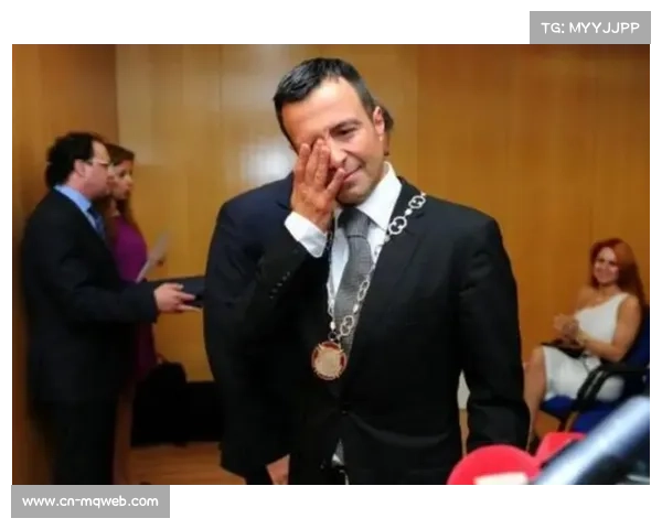 门德斯操作多笔转会，范-库珀伦促成津琴科交易